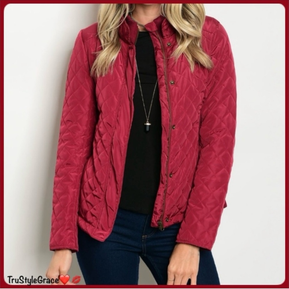 Last One - NWT 🍷 Wine 🍷 Fitted Puffer Jacket - Size Large